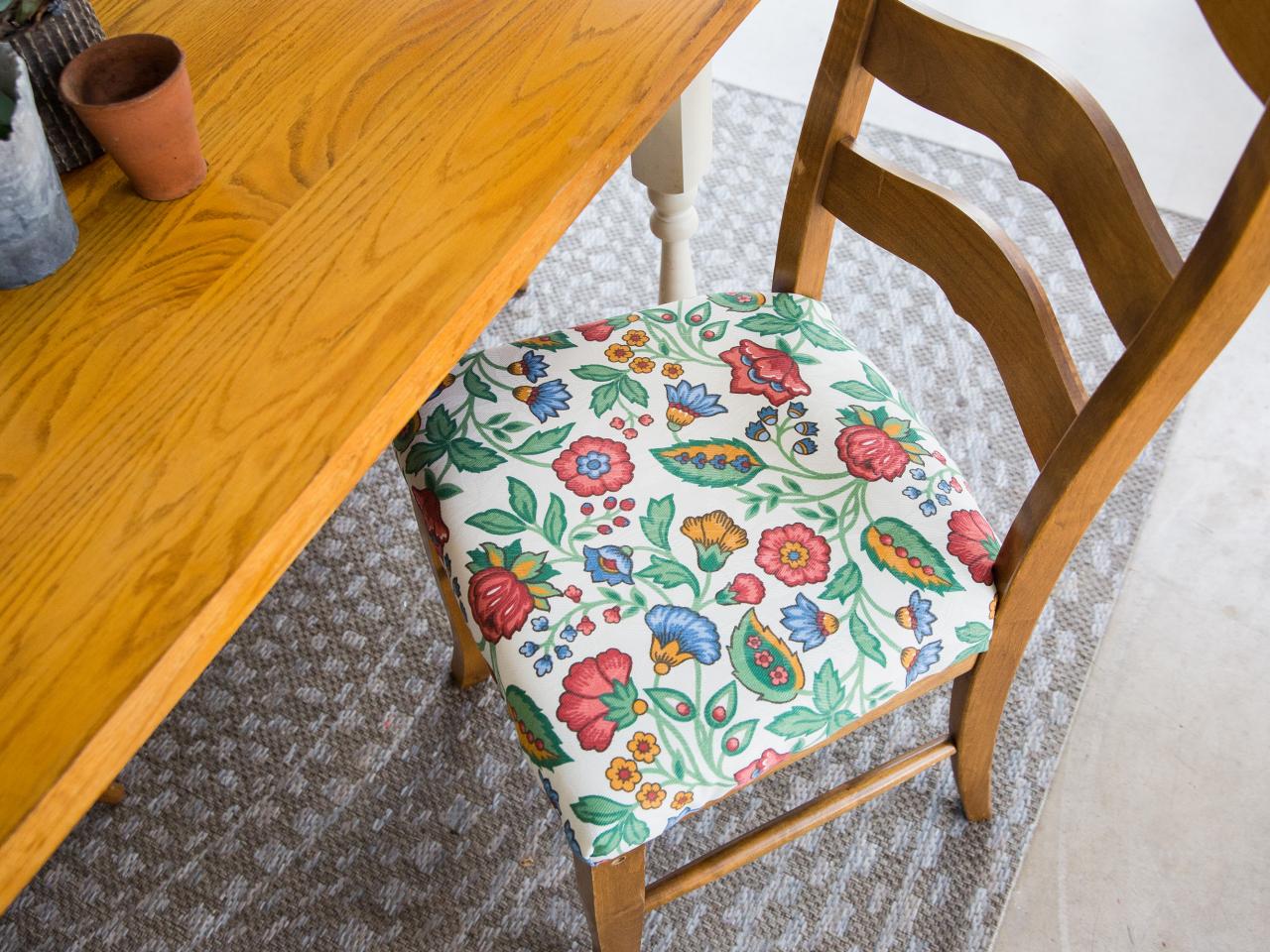how to recover chair cushions