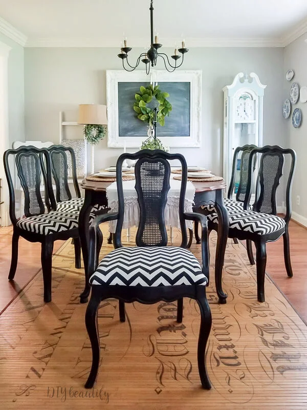 Keeping it Fresh: How to Clean Dining Chair Cushions Like a Pro插图3